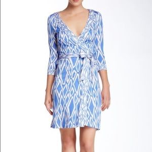 DVF 100% silk jersey branded Julian wrap dress